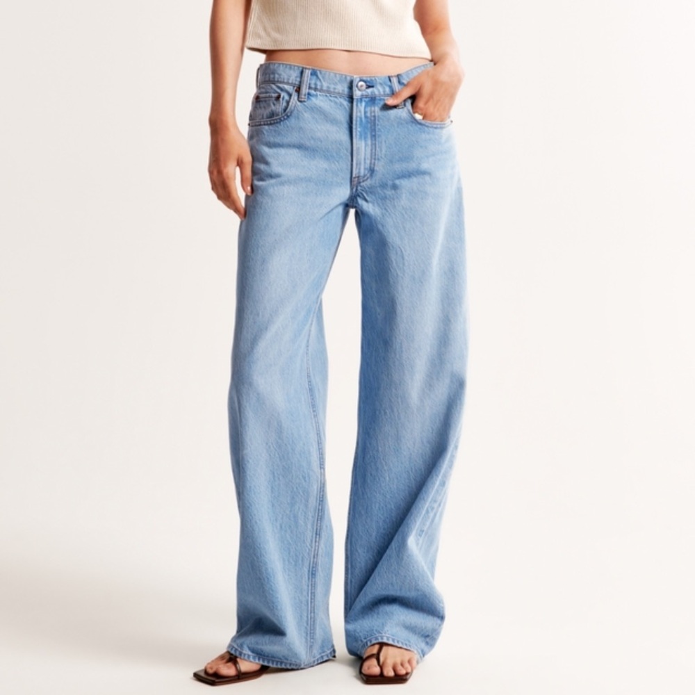 Abercrombie & Fitch low rise Ultra Loose Jeans
